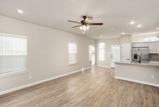 Building Photo - 826 Soria Pl