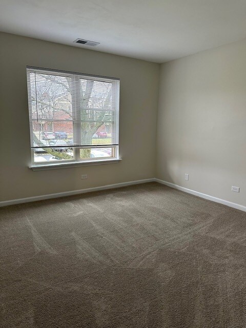 Building Photo - 122 Glengarry Dr