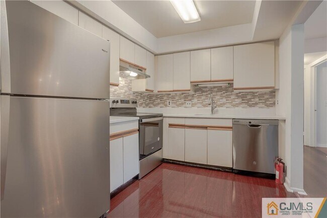 Building Photo - 1203 Sayre Dr