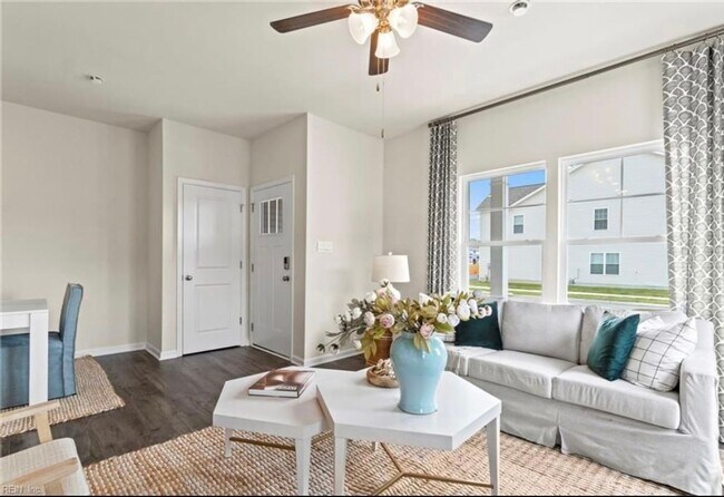 Foto del edificio - 1568 Independence Blvd