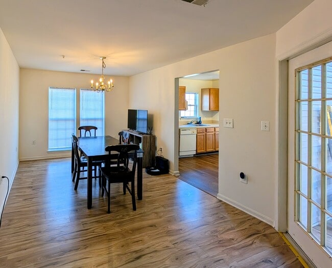 Foto del edificio - 9810 Leatherfern Terrace