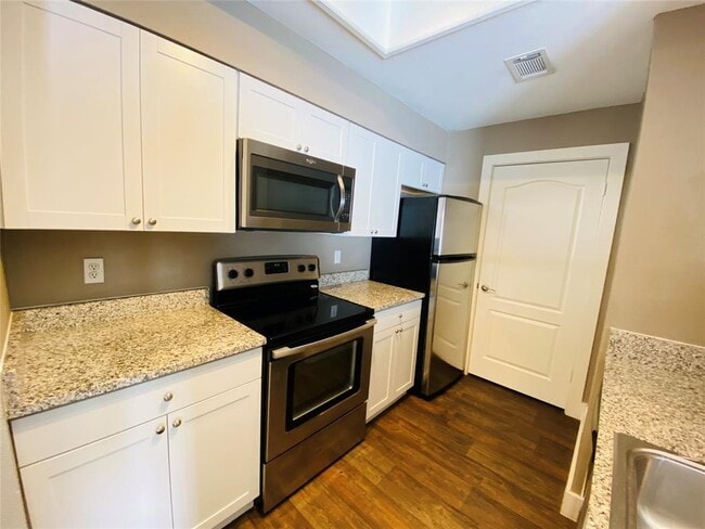 Foto del edificio - 6000 Shepherd Mountain Cove