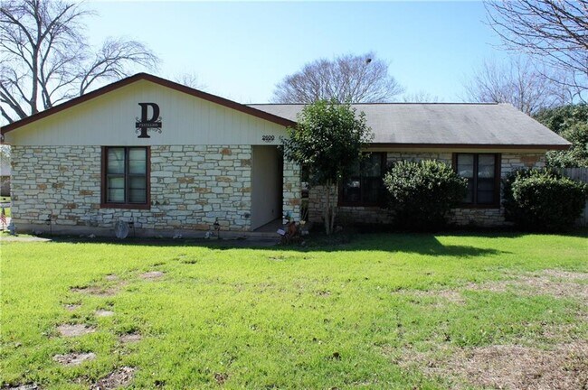 Building Photo - 2600 Bob White Ln