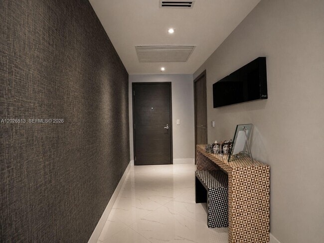 Foto del edificio - 17111 Biscayne Blvd