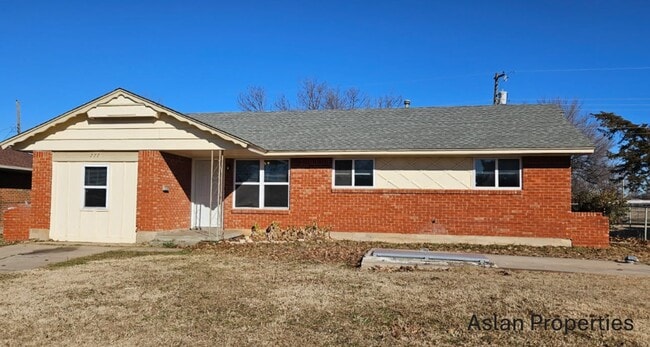 Photo - 777 NW 1st St House