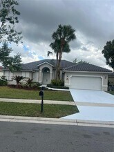 Building Photo - 10084 Lexington Estates Blvd