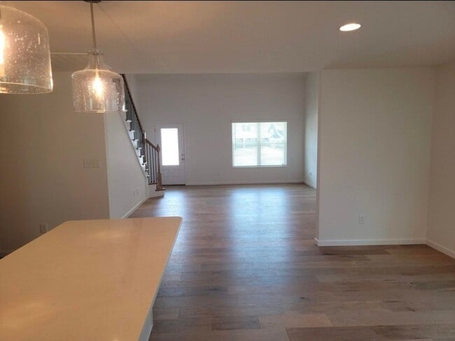 Foto del edificio - 7703 Mossy Lndg Ln