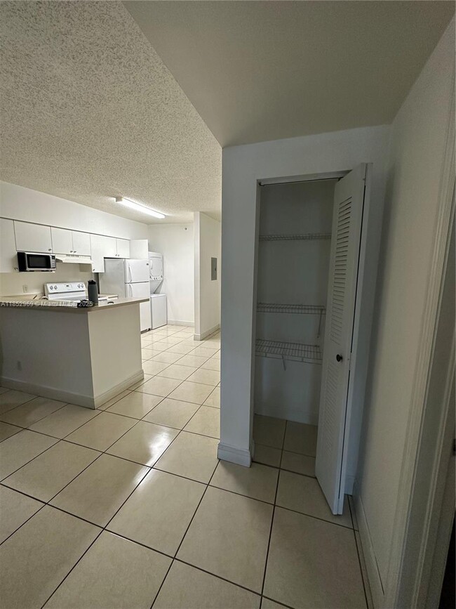 Foto del edificio - 5099 NW 7th St