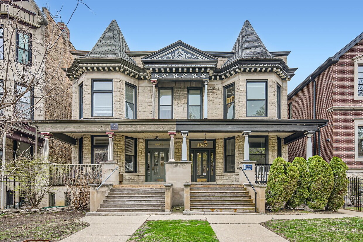 Primary Photo - 4053 N Greenview Ave