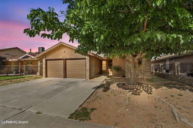 Building Photo - 10902 Yogi Berra Cir