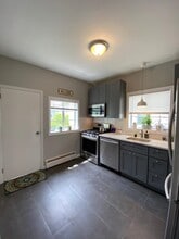 Building Photo - 203 Duncan Ave