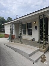 Building Photo - 1942 Haltom Rd