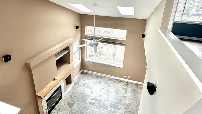 Building Photo - 3015 Kentshire Cir