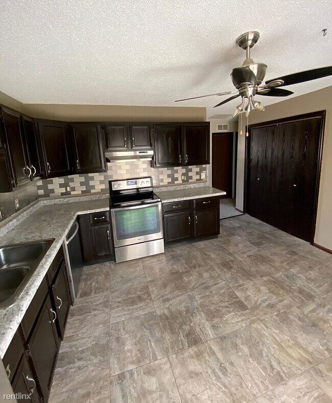 Foto del edificio - 3 br, 1.5 bath House - 201 S Oxford Rd