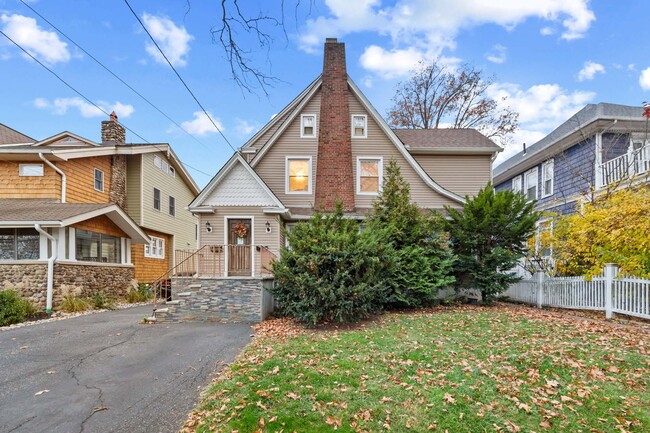 Photo - 23 2nd St Apartment