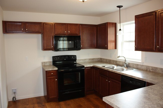 Foto del edificio - 756 Oak Leaf Ln