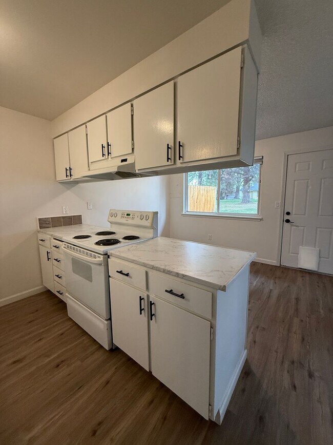 Building Photo - 3209ag