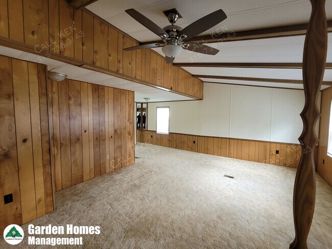 Building Photo - 3 Blossom Ln