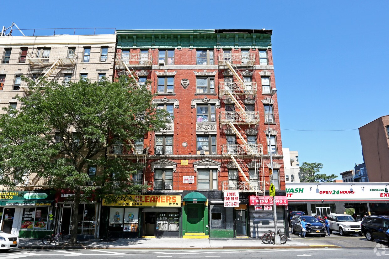 Building Photo - 2109 1st Ave