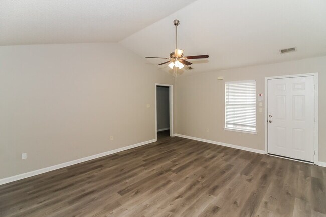 Building Photo - 10734 Ridgefield Dr