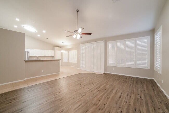 Foto del edificio - 7064 E Lobo Ave