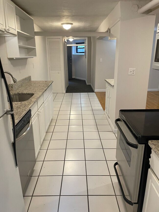 Foto del edificio - Nicely renovated condo in Coolidge Corner!