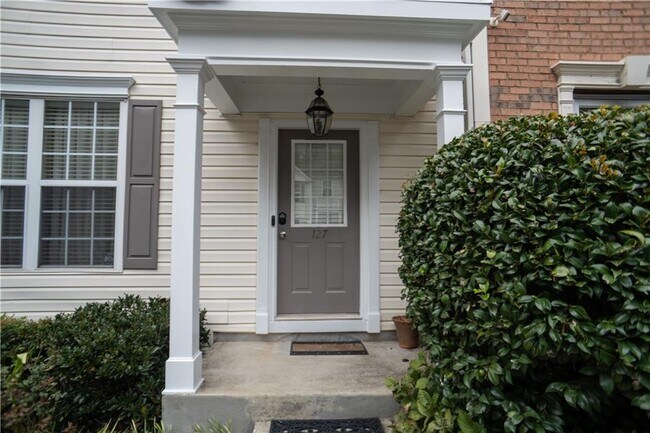 Foto del edificio - 9155 Nesbit Ferry Rd