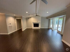 Building Photo - 4955 Braesheather Dr