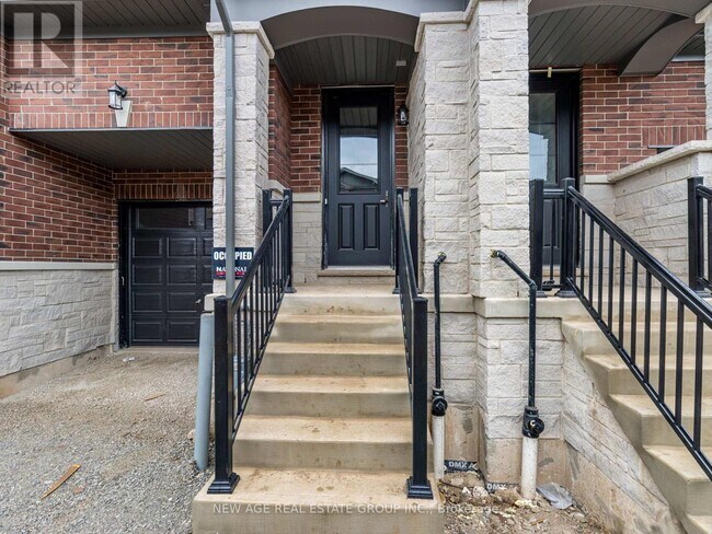 Building Photo - 1419 Oakmont Cmn