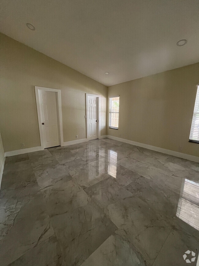 Building Photo - 11886 Orange Grove Blvd