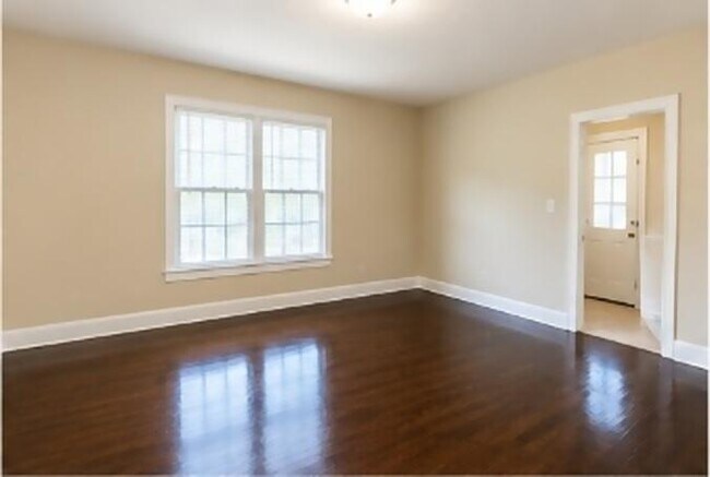 Building Photo - 640 Magnolia St