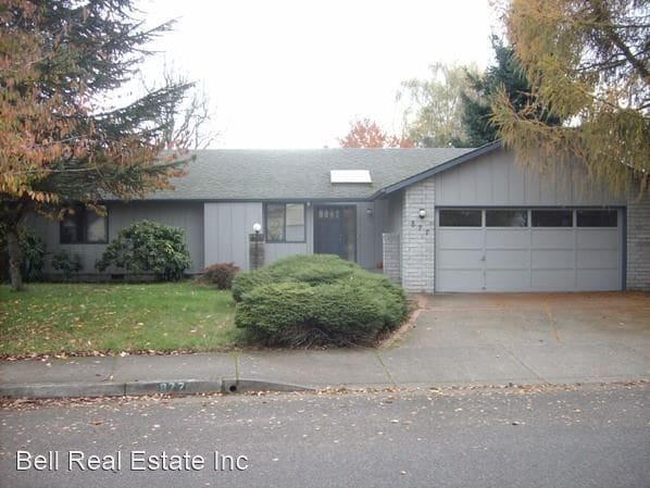 Primary Photo - 3 br, 2 bath House - 877 Chateau Meadows