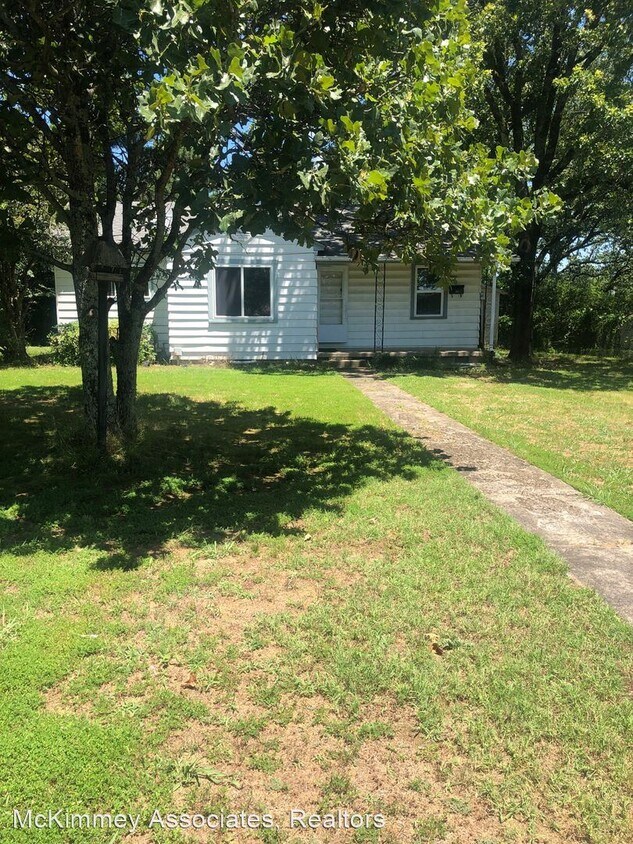 Primary Photo - 3 br, 2 bath House - 66 Sunset Dr