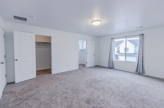 Building Photo - 3569 Grassland Dr