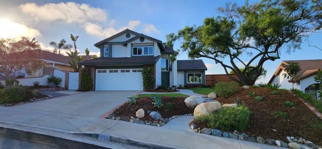 Building Photo - 1420 Tres Hermanas Way