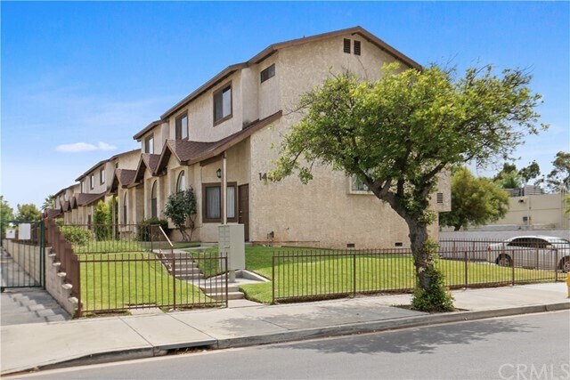 Foto principal - 14418 Clark St