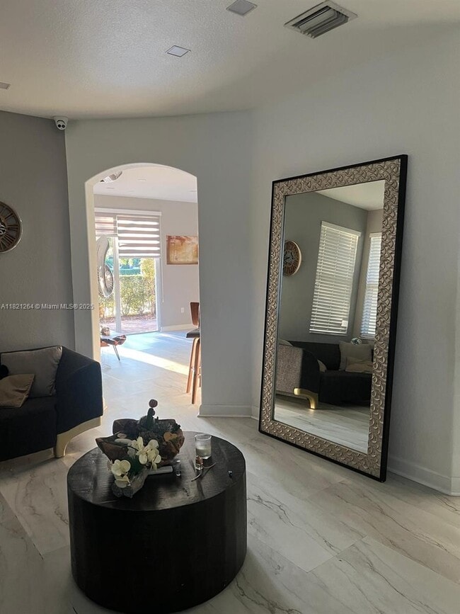 Foto del edificio - 8502 NW 114th Ave