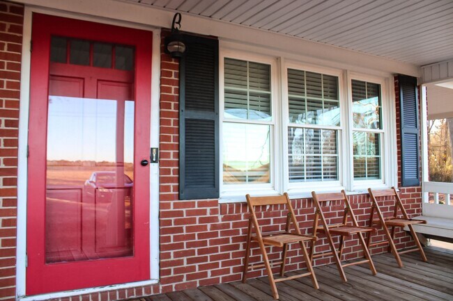 Foto del edificio - 5720 Grimsley Store Rd