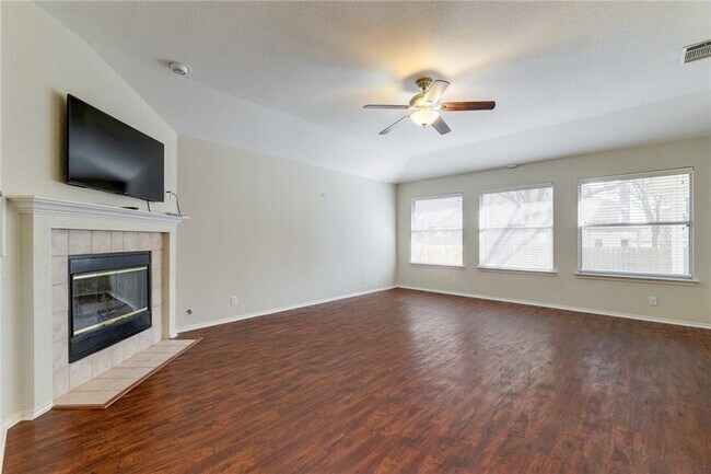 Foto del edificio - 4416 Hunters Lodge Dr