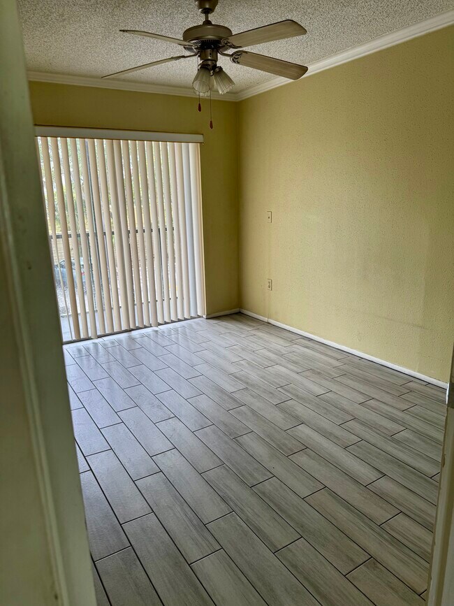 Foto del edificio - 103 Oyster Bay Cir