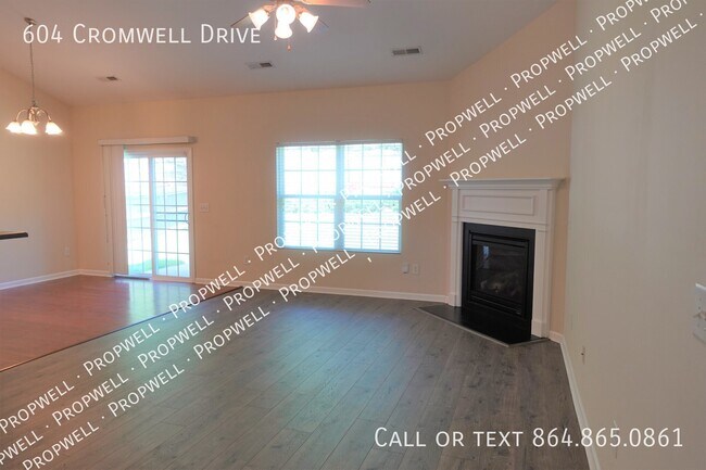 Building Photo - 604 Cromwell Dr