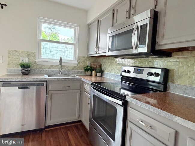 Foto del edificio - 9609 Clocktower Ln