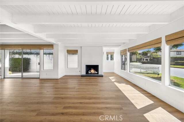 Building Photo - 2551 Bayshore Dr