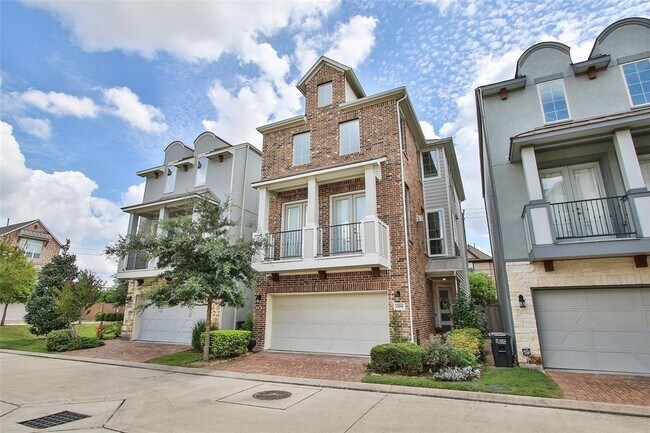 Building Photo - 1706 Oak Leaf Pass Dr