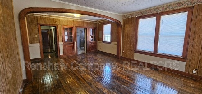 Building Photo - 123 Watkins St