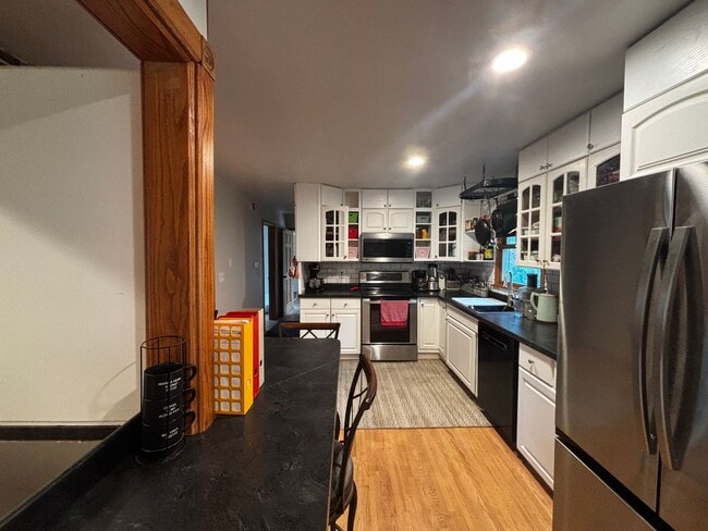 Foto del edificio - 3716 Knoll Ridge Dr