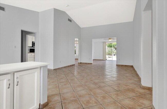 Building Photo - 10904 Black Ledge Ave