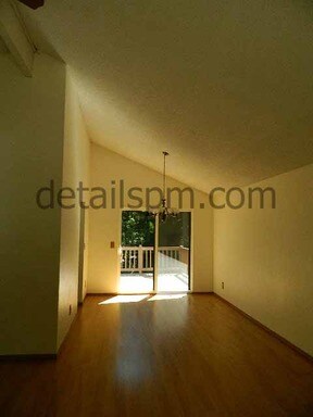 Building Photo - 5325 Pineridge Dr NE