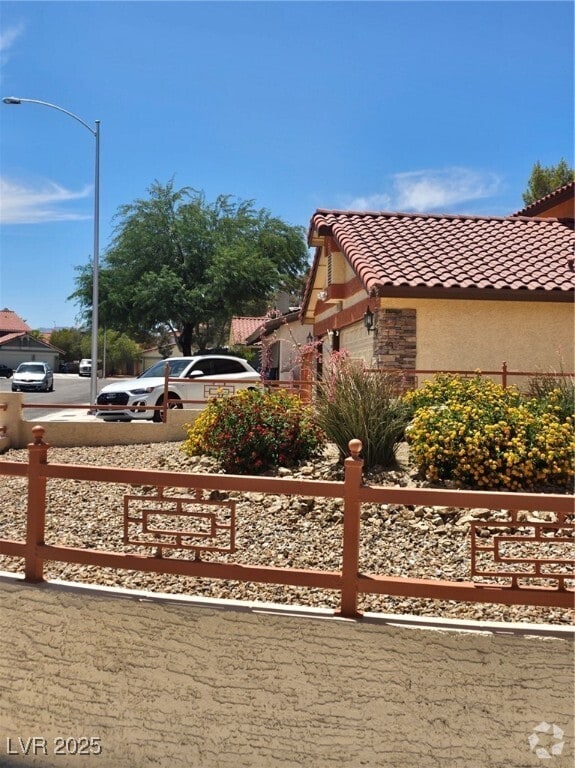 Building Photo - 8600 Abanico Ct