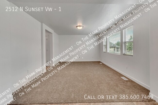Building Photo - $500 OFF 1ST MONTHS RENT SUNSET HOLLOW TOW...